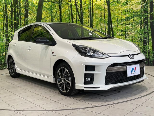 高透明度のガラス皮膜で撥水はもちろん、上質なツヤ・光沢を実現。紫外線や酸性雨から大切な愛車を保護し、色あせ・劣化を防止。「弾スプラッシュコート」、「弾プリミッサコート」からお選びいただけます。