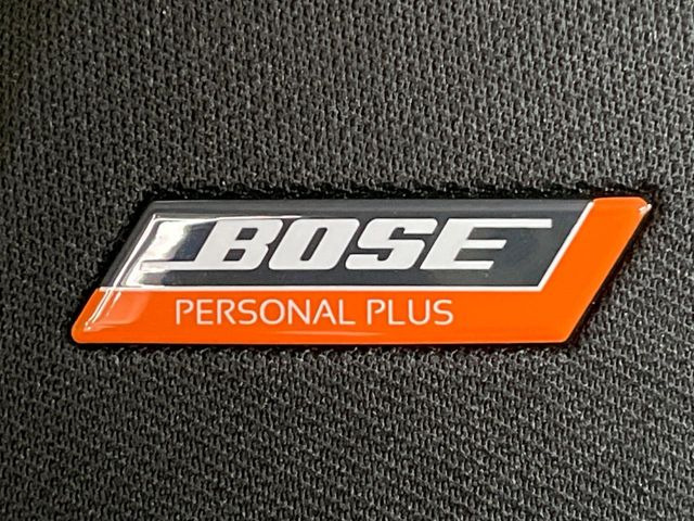 �yBOSE�T�E���h�V�X�e���z���[�J�[�I�v�V�����̍��i�ʃT�E���h�V�X�e���𓋍ځB��p�̃`���[�j���O���{���ꂽ�召�l�X�ȃX�s�[�J�[����ǎ��ȃT�E���h���t�ł��A�Տꊴ���ӂ�鉹����Ԃ����o���܂��B