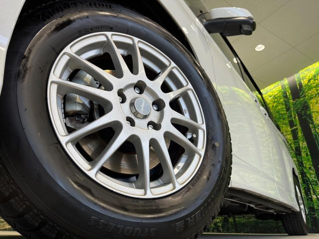 �y16�C���`�A���~�z�C�[���z�O�ςɃ}�b�`�����A���~�z�C�[���𑕒����Ă���܂��B�e��A���~�z�C�[����A�X�^�b�h���X�^�C�����戵�����Ă���܂��B���񂲑��k����������