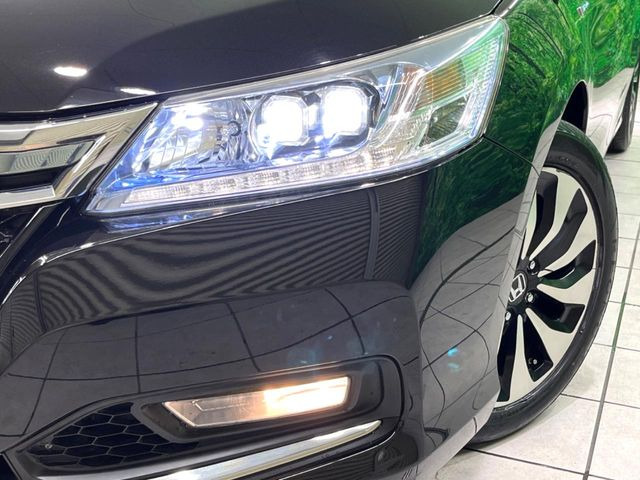 �yLED�w�b�h���C�g�z���V����ԑ��s�����ǍD�Ȏ��E���m�ۂ����S���ĉ^�]�ł��鍂�P�xLED�w�b�h���C�g�𑕔�!�_�����x�������A����d�͂��}�����Ă��܂��B