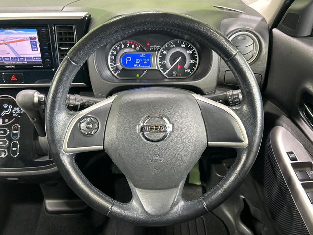 �y�����v�����X�e�A�����O�z�㎿�Ȋv���g�p���邱�ƂŁA��ɂ����������݂ƂĂ��^�]���₷���n���h���ł���