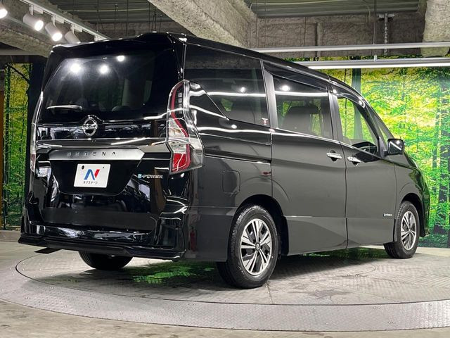 ☆全国のネクステージからお取り寄せが可能※!遠方の店舗に展示してあるクルマが気になる場合も、最寄りの店舗でご覧いただくことが可能です!是非私たちに要望をお聞かせください!※別途費用