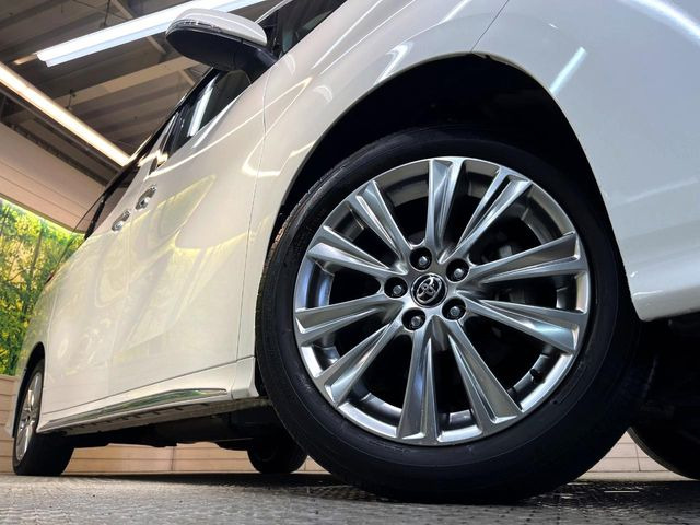 �y����18�C���`�A���~�z�C�[���z�O�ςɃ}�b�`���������A���~�z�C�[���𑕒����Ă���܂��B�e��ЊO�A���~�z�C�[����A�X�^�b�h���X�^�C�����戵�����Ă���܂��B���񂲑��k����������