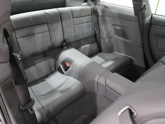 �V�[�g�ɂ��Ă���ԗǂ��ێ�����Ă���̂ł��B�I�[�g�X�e�[�W�ł͐�p�̃V�[�g���n���K�[�h����R�[�e�B���O�����p�ӂ��Ă�܂��B���񂨐\���t���������B