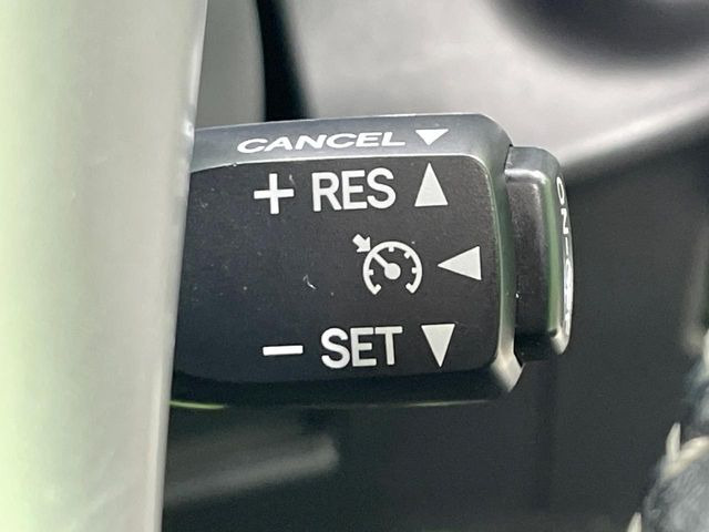 �y�N���[�Y�R���g���[���z�������H�����N���N���s�B�A�N�Z���𗣂��Ă���葬�x�ő��s���ł��A�������^�]���̕��S���y��!�����E�������ȒP�ȃX�C�b�`����Œ����ł��܂��B