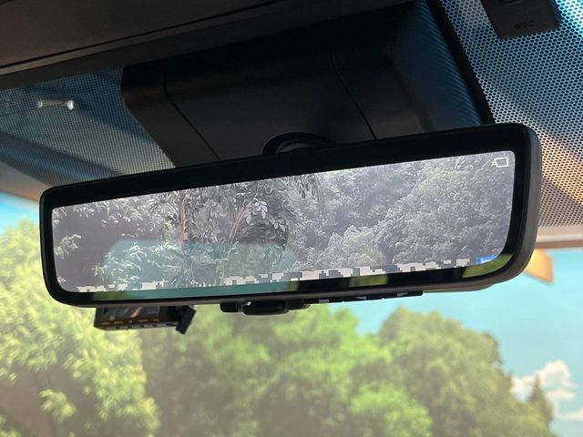 �y�f�W�^���C���i�[�~���[�z��Ȃ̑傫�ȉו��⓯��҂Ō�����m�F���Â炢���ł����S!�J�������B�e�����ԗ�����̉f�������[���~���[���ɕ\���B