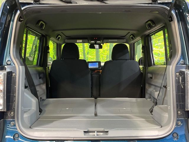 ���i�̂���������ʋ΁A���}���ɏ\���ȉ׎��X�y�[�X���m�ۂ��Ă���܂��B�Z�J���h�V�[�g��|���ƁA�傫�ȉו��̐ύڂ��\�ł���