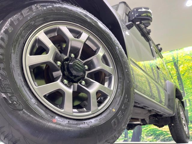 �y����15�C���`�A���~�z�C�[���z�O�ςɃ}�b�`���������A���~�z�C�[���𑕒����Ă���܂��B�e��ЊO�A���~�z�C�[����A�X�^�b�h���X�^�C�����戵�����Ă���܂��B���񂲑��k����������