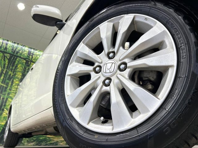 �y����15�C���`�A���~�z�C�[���z�O�ςɃ}�b�`���������A���~�z�C�[���𑕒����Ă���܂��B�e��ЊO�A���~�z�C�[����A�X�^�b�h���X�^�C�����戵�����Ă���܂��B���񂲑��k����������