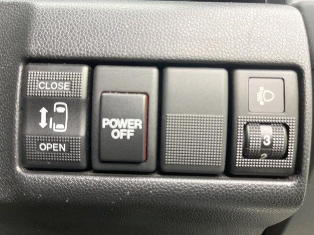 �y�p���[�X���C�h�h�A�z�X�}�[�g�L�[��^�]�Ȃ̃X�C�b�`�ŃX���C�h�h�A�̊J���\���d��������͂����ăh�A���J����K�v�������A���������q�l�ł��A�d���ו��������Ă��鎞�����N�ɊJ���߂ł��܂���