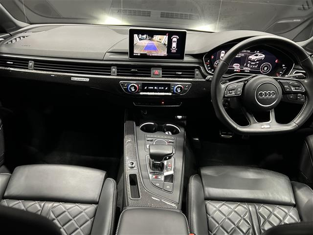 S5スポーツバック3.0 4WD