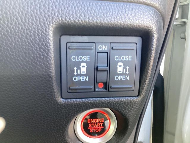 �y�����p���[�X���C�h�h�A�z�X�}�[�g�L�[��^�]�Ȃ̃X�C�b�`�Ō�ȗ����X���C�h�h�A�̊J���\���d��������͂����ăh�A���J����K�v�������A�����Ȃ��q�l�ł��ȒP�ɊJ���߂ł����K�ł���