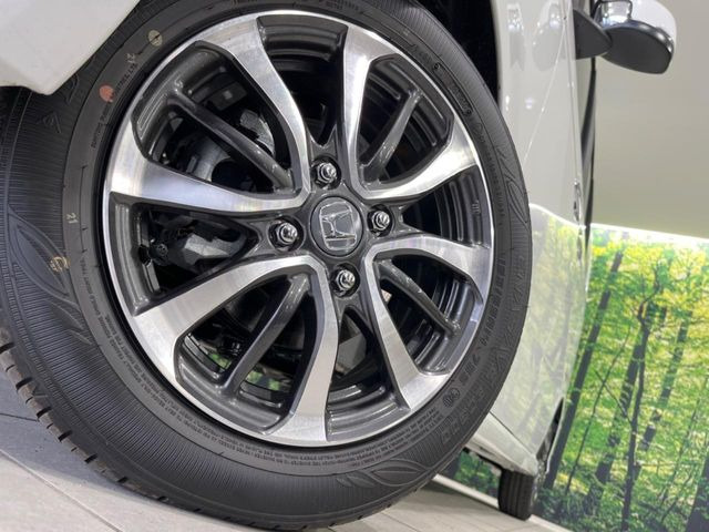 �y����14�C���`�A���~�z�C�[���z�O�ςɃ}�b�`���������A���~�z�C�[���𑕒����Ă���܂��B�e��ЊO�A���~�z�C�[����A�X�^�b�h���X�^�C�����戵�����Ă���܂��B���񂲑��k����������