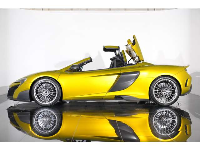 軽量化を実現するパーツはカーボンパーツだけでなく、軽量強化パーツも5か所に装備。徹底的な軽量化の追求を行っているのがマクラーレンの真髄。