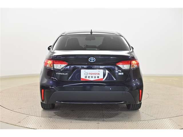 カローラ1.8 ハイブリッド W×B