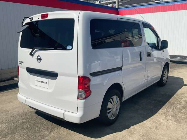 NV200バネットバン1.6 チェアキャブ 車いす1名仕様 専用サードシート有