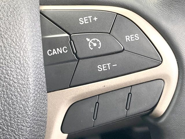 ���I�[�g�N���[�Y�R���g���[��:�������H�⎩���Ԑ�p���H���ɂāA�葬���q���\�ƂȂ�֗��ȋ@�\�ł��B�������ړ��̍ۂł����ɂ����֗��ɂ��g�����������܂���