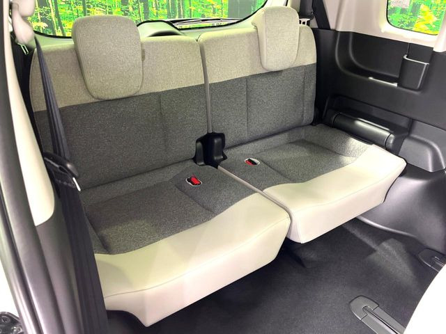 3列目シートはもちろん状態良好☆大人でもゆったりと座って頂けますので、大人数でのお出かけもラクラクです♪ご家族で、気の知れた仲間で、ドライブに行くのが楽しみですね♪