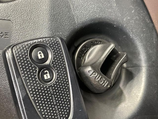 �y�X�}�[�g�L�[�z�J�o����|�P�b�g�ɓ��ꂽ�܂܂ł��h�A�̎{���E�������\�ȃX�}�[�g�L�[�𑕔��B�G���W���̃I���E�I�t�����J�M�����o���K�v����������Ƃ��Ă��֗��ł���