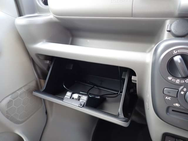 �Ԍ��ؓ��ꓙ���ވꎮ�����[�ł���O���[�u�{�b�N�X