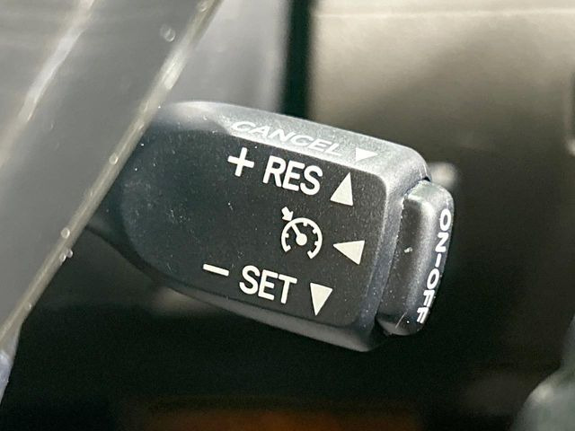 �y�N���[�Y�R���g���[���z�������H�����N���N���s�B�A�N�Z���𗣂��Ă���葬�x�ő��s���ł��A�������^�]���̕��S���y��!�����E�������ȒP�ȃX�C�b�`����Œ����ł��܂��B