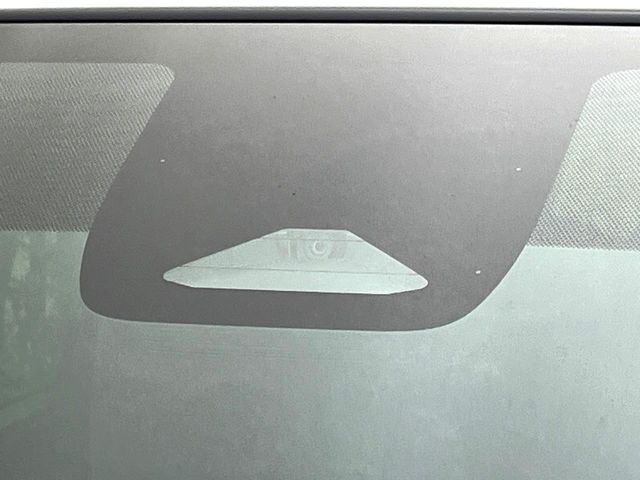 �y�g���^�Z�[�t�e�B�Z���X�z���s���ɑO���̎ԗ�����F�����A�Փ˂������Ȏ��͌x��ƃu���[�L�ŏՓˉ���Ɣ�Q�y�����A�V�X�g�B�����S�Ƀh���C�u�����y���݂��������܂��B