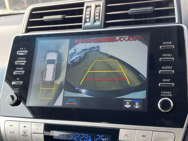 �y�p�m���~�b�N�r���[���j�^�[�z��p�̃J�����ɂ��A�ォ�猩���낵���悤�Ȏ��_��360�x�N���}�̎��͂��m�F���邱�Ƃ��ł��܂������p�������m�F���₷���A�����ꏊ�ł̐؂�Ԃ��⒓�Ԃ��X���[�Y�ɍs���܂��B