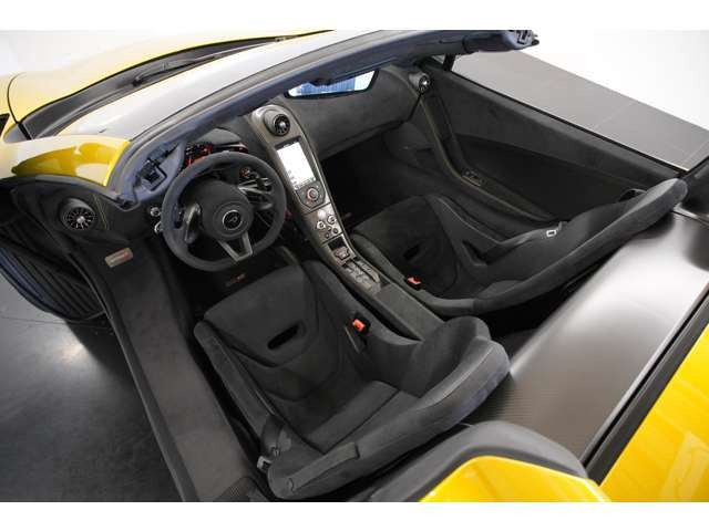 スパイダーは開放感と非日常を味わうことが可能。日常使いからドライブまで幅広いシーンで乗ることが可能です。