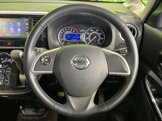 �y�����v�����X�e�A�����O�z�㎿�Ȋv���g�p���邱�ƂŁA��ɂ����������݂ƂĂ��^�]���₷���n���h���ł���