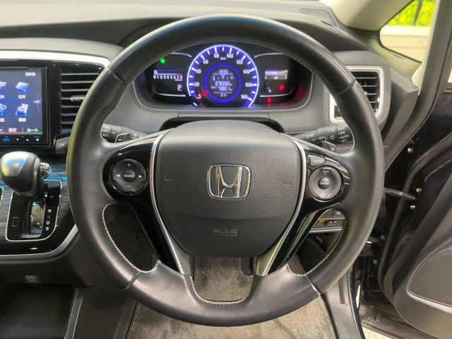 �y�����v�����X�e�A�����O�z�㎿�Ȋv���g�p���邱�ƂŁA��ɂ����������݂ƂĂ��^�]���₷���n���h���ł���