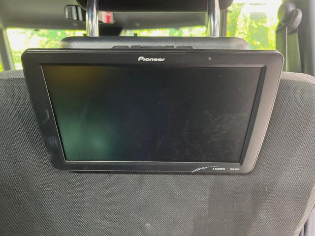 �y�����G���^�[�e�C�������g�V�X�e���z��Ȃɂ�����̕����喞���́A�l�C���[�J�[�I�v�V�����𑕔��B��p�̉����V�X�e���ƁA���ʂ̃��j�^�[�ňړ�����DVD�������y���݂��������܂��B