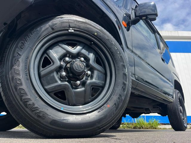 【純正アルミホイール】外観にマッチした純正アルミホイールを装着しております。各種社外アルミホイールや、スタッドレスタイヤも取扱いしております。是非ご相談ください♪