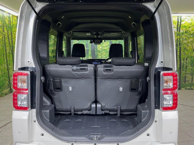 ���i�̂���������ʋ΁A���}���ɏ\���ȉ׎��X�y�[�X���m�ۂ��Ă���܂��B�Z�J���h�V�[�g��|���ƁA�傫�ȉו��̐ύڂ��\�ł���