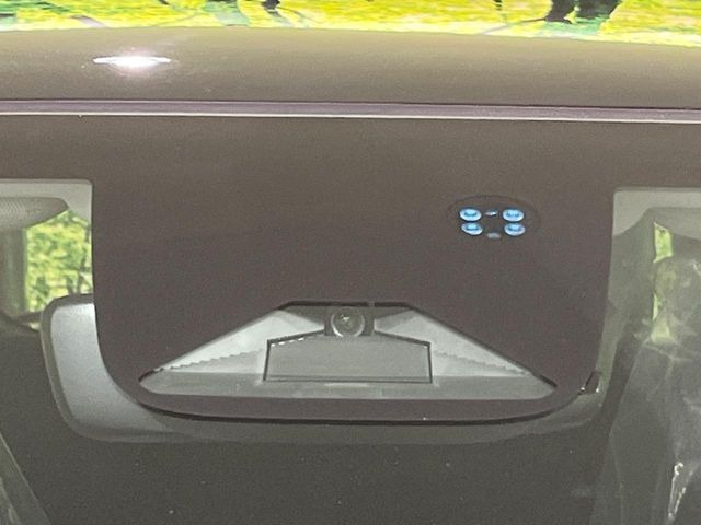 �y�z���_�Z���V���O�z���s���ɑO���̎ԗ�����F�����A�Փ˂������Ȏ��͌x��ƃu���[�L�ŏՓˉ���Ɣ�Q�y�����A�V�X�g�B�����S�Ƀh���C�u�����y���݂��������܂��B