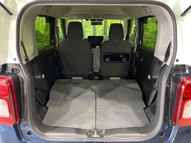 ���i�̂���������ʋ΁A���}���ɏ\���ȉ׎��X�y�[�X���m�ۂ��Ă���܂��B�Z�J���h�V�[�g��|���ƁA�傫�ȉו��̐ύڂ��\�ł���