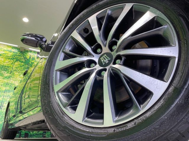 �y����17�C���`�A���~�z�C�[���z�O�ςɃ}�b�`���������A���~�z�C�[���𑕒����Ă���܂��B�e��ЊO�A���~�z�C�[����A�X�^�b�h���X�^�C�����戵�����Ă���܂��B���񂲑��k����������