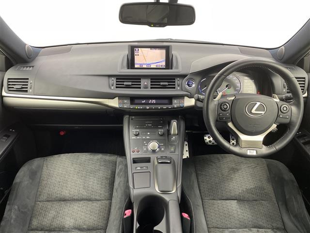 CT200h Fスポーツ