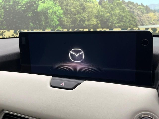 �y12.3�C���`�}�c�_�R�l�N�g�z�ԓ��̕��͋C�Ƀ}�b�`������^�f�B�X�v���C�B�X�}�z�ڑ��ł̃i�r�g�p��Bluetooth�Đ����A�l�X�ȋ@�\���y���߂܂��B�����I�ȃ_�C�������삪�\�ŁA�g��������ǍD�ł��B