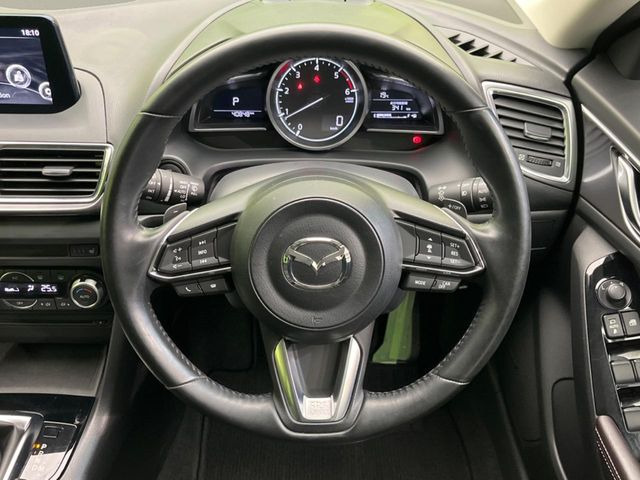 �y�����v�����X�e�A�����O�z�㎿�Ȋv���g�p���邱�ƂŁA��ɂ����������݂ƂĂ��^�]���₷���n���h���ł���