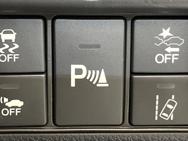 【コーナーセンサー】バンパーに付いたセンサーが障害物を検知!一定の距離に近づくとアラートで教えてくれます♪狭い駐車スペースや車庫入れ時も安心ですね☆