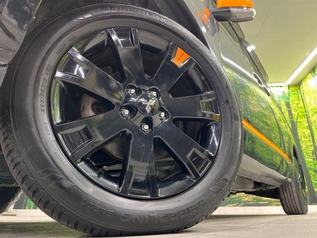 �y����18�C���`�A���~�z�C�[���z�O�ςɃ}�b�`���������A���~�z�C�[���𑕒����Ă���܂��B�e��ЊO�A���~�z�C�[����A�X�^�b�h���X�^�C�����戵�����Ă���܂��B���񂲑��k����������