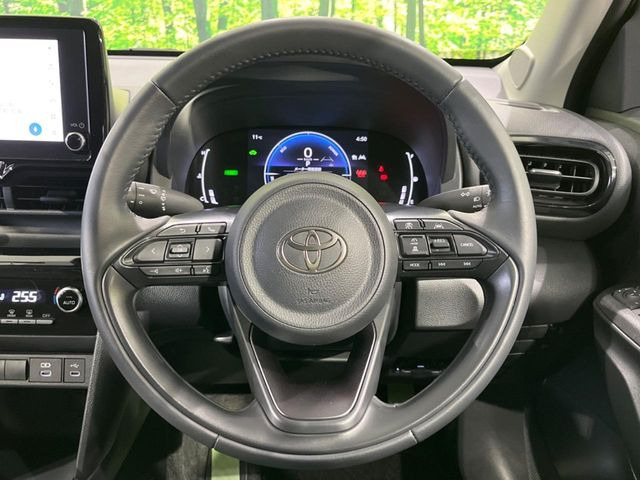 【レーダークルーズコントロール】高速道路での長距離走行が楽に!!自動で速度を保つクルーズコントロールが、衝突軽減システムと連携し、前方の車両を感知して車間を保つように速度調節してくれます!!