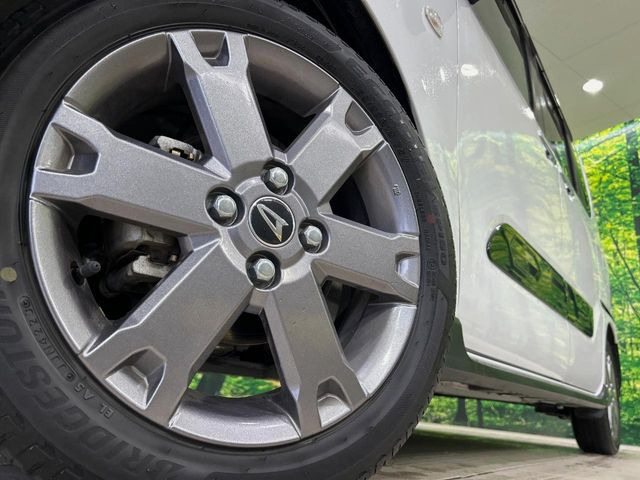 �y����15�C���`�A���~�z�C�[���z�O�ςɃ}�b�`���������A���~�z�C�[���𑕒����Ă���܂��B�e��ЊO�A���~�z�C�[����A�X�^�b�h���X�^�C�����戵�����Ă���܂��B���񂲑��k����������