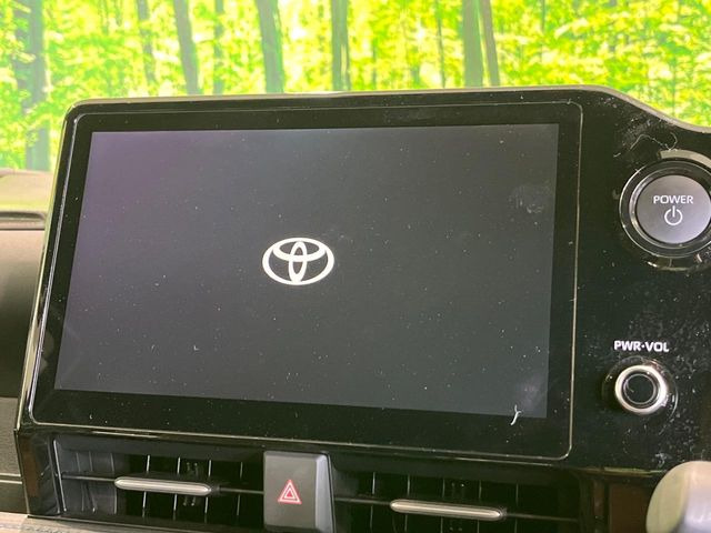 �y10.5�C���` �f�B�X�v���C�I�[�f�B�I�z���ʂ̃f�B�X�v���C��AppleCarPlay��AndroidAuto�����p�\�B�傫�ȉ�ʂŃX�}�z�i�r�A�v���������p���������܂���