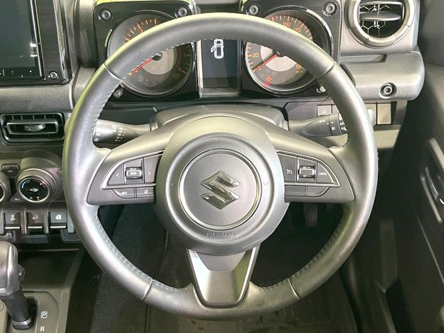 �y�����v�����X�e�A�����O�z�㎿�Ȋv���g�p���邱�ƂŁA��ɂ����������݂ƂĂ��^�]���₷���n���h���ł���