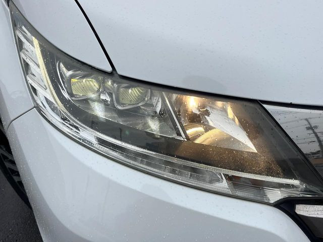 �yLED�w�b�h���C�g�z���V����ԑ��s�����ǍD�Ȏ��E���m�ۂ����S���ĉ^�]�ł��鍂�P�xLED�w�b�h���C�g�𑕔�!�_�����x�������A����d�͂��}�����Ă��܂��B