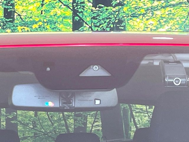 �y�X�}�[�g�V�e�B�u���[�L�T�|�[�g�z�ᑬ���s���ɑO���̎ԗ�����F�����A�Փ˂������Ȏ��͌x��ƃu���[�L�ŏՓˉ���Ɣ�Q�y�����A�V�X�g�B�����S�Ƀh���C�u�����y���݂��������܂��B