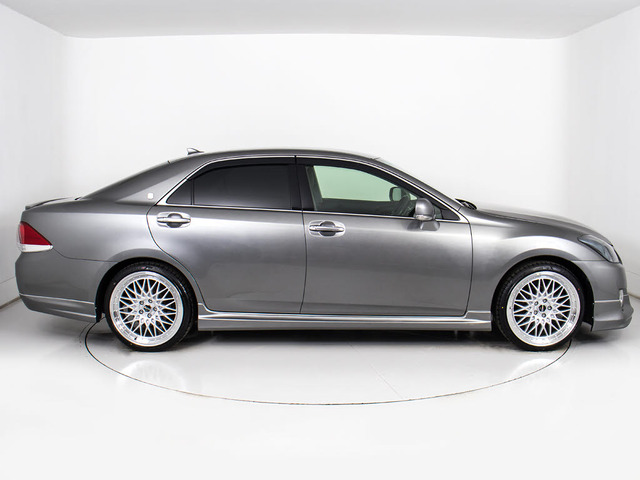 新品20インチアルミホイール&新品タイヤ装着済みです!アルミホイールの変更も可能です!お客様のお好みの1台を作成可能となります!※詳細はスタッフまでお尋ねください。