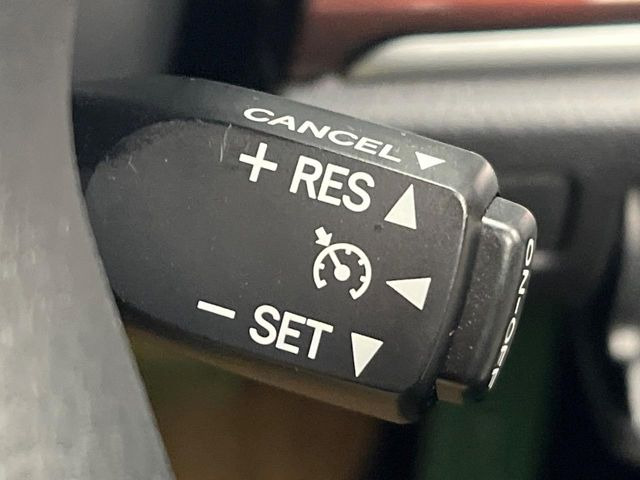 �y�N���[�Y�R���g���[���z�������H�����N���N���s�B�A�N�Z���𗣂��Ă���葬�x�ő��s���ł��A�������^�]���̕��S���y��!�����E�������ȒP�ȃX�C�b�`����Œ����ł��܂��B