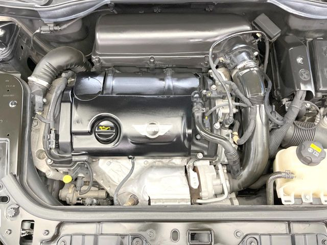 �����X�ł́A�e���[�J�[�̐�p�f�f�e�X�^�[�𓱓��B���Ǝ��i�����e�N�j�J���X�^�b�t���풓���Ă���܂��̂ŁA������̍ۂɂ����S���Ă����p���������܂��B